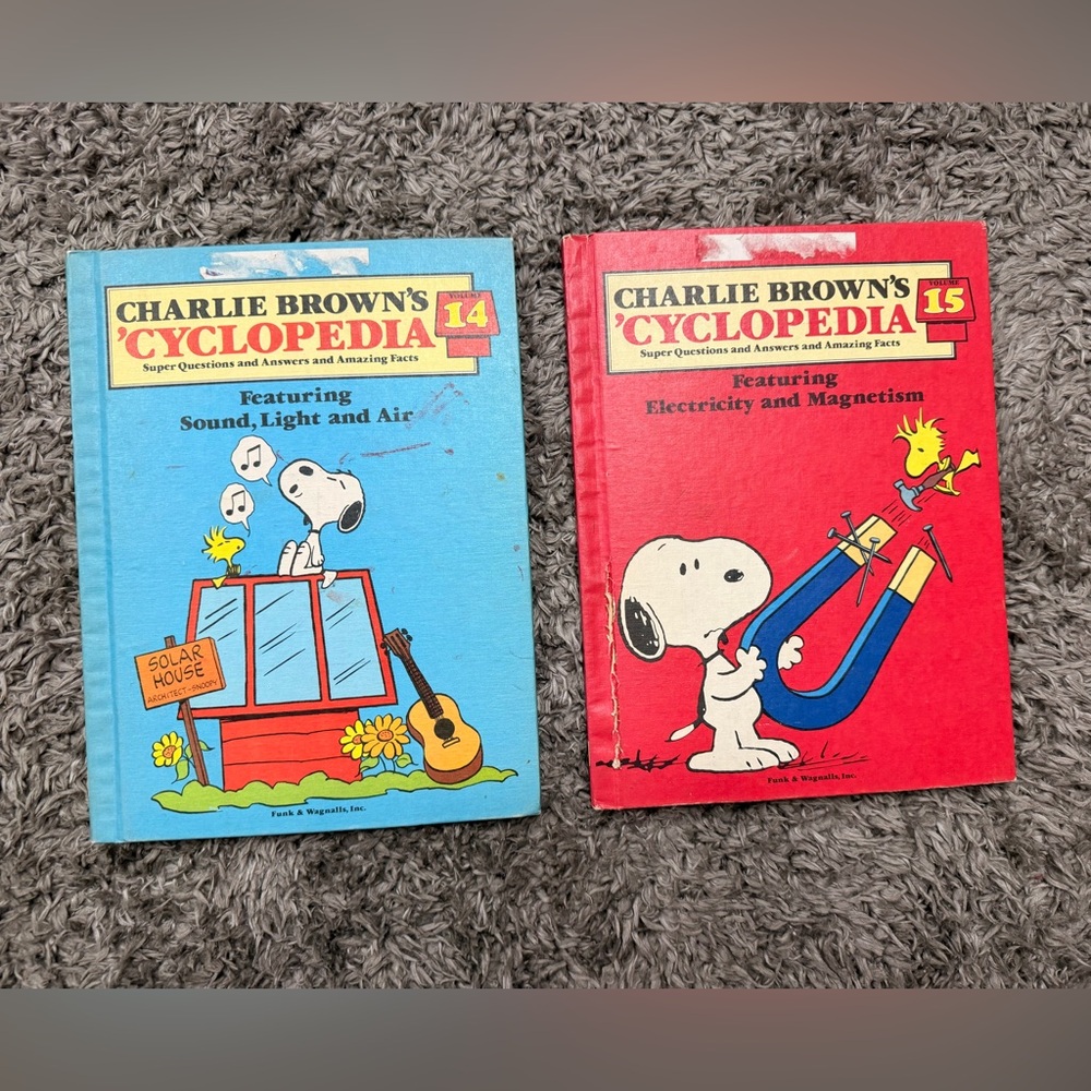VTG 1981 - Charlie Brown's Cyclopedias #1-3 and 5-15 - Picture 7 of 10